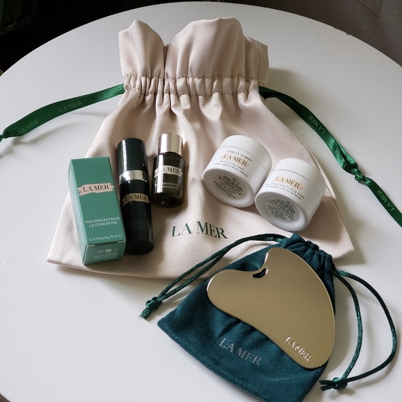 La Mer Skincare La Mer Luxury Gift Set Massage Tool Creams Mask
